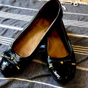 3/$40 naturalizer black ballet flats